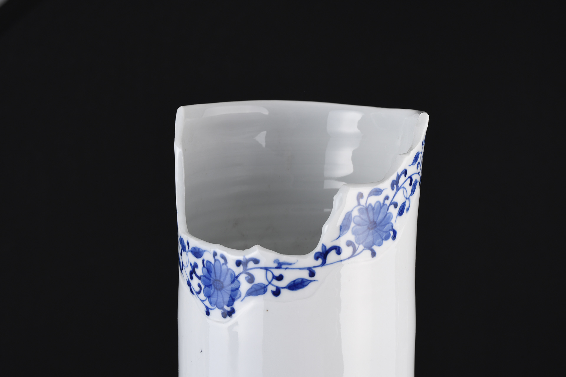 Oriental White Porcelain Vase with Cutaway Art Design