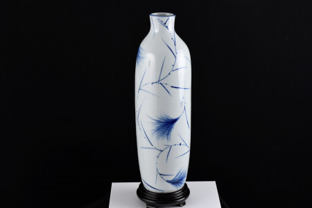 Feather Porcelain Vase