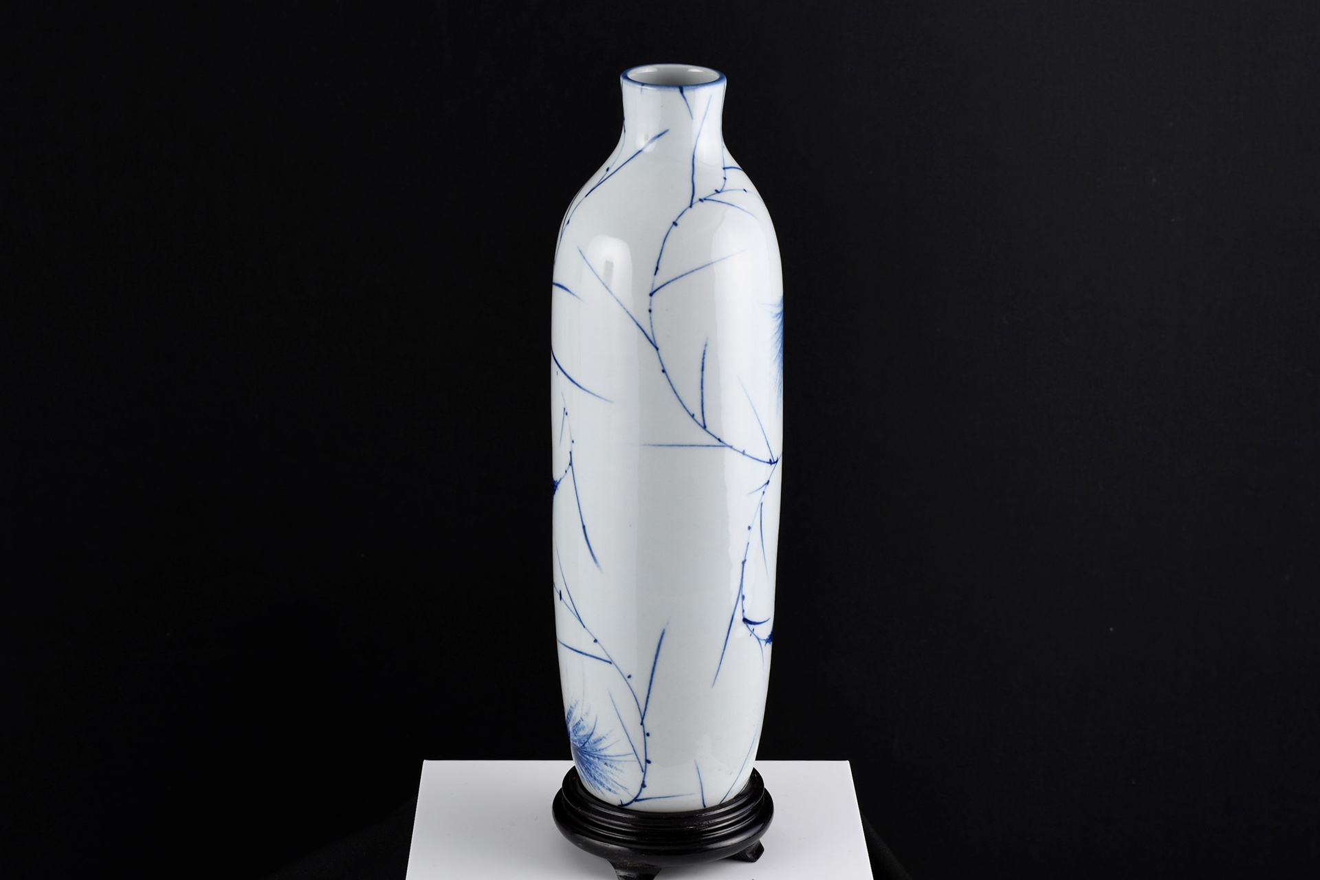 Feather Porcelain Vase