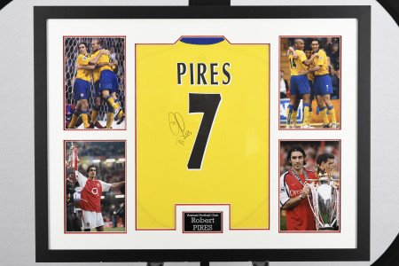 Robert Pires Signed Arsenal  Football Shirt.