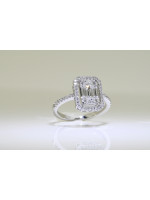 Diamond Ring set in 18ct White Gold