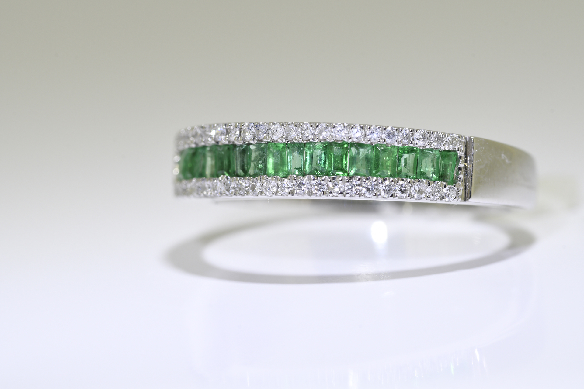 Emerald & diamond ring