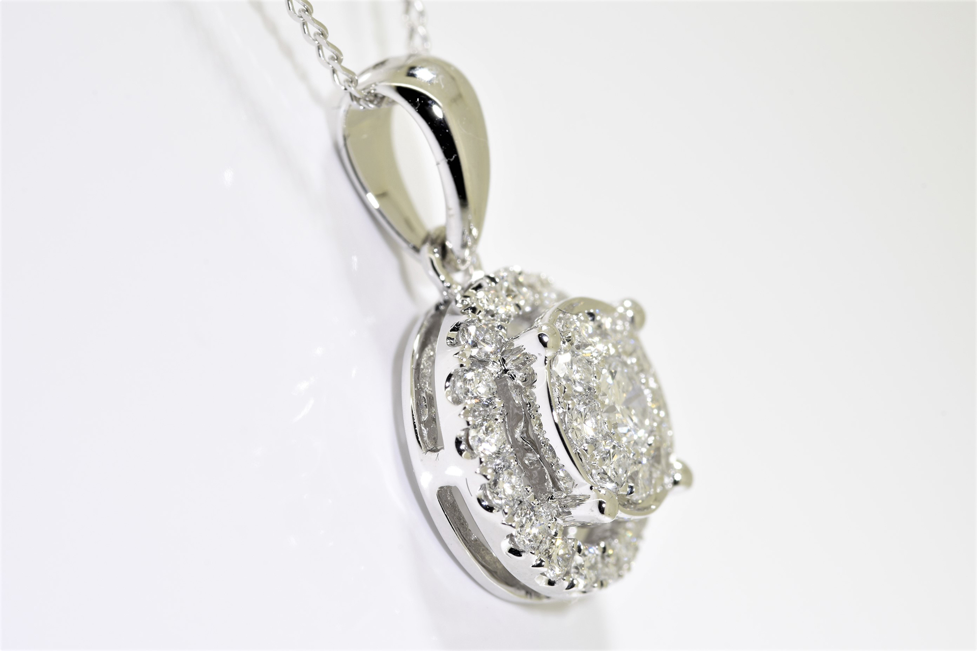 Diamond Pendant set in 18ct White Gold