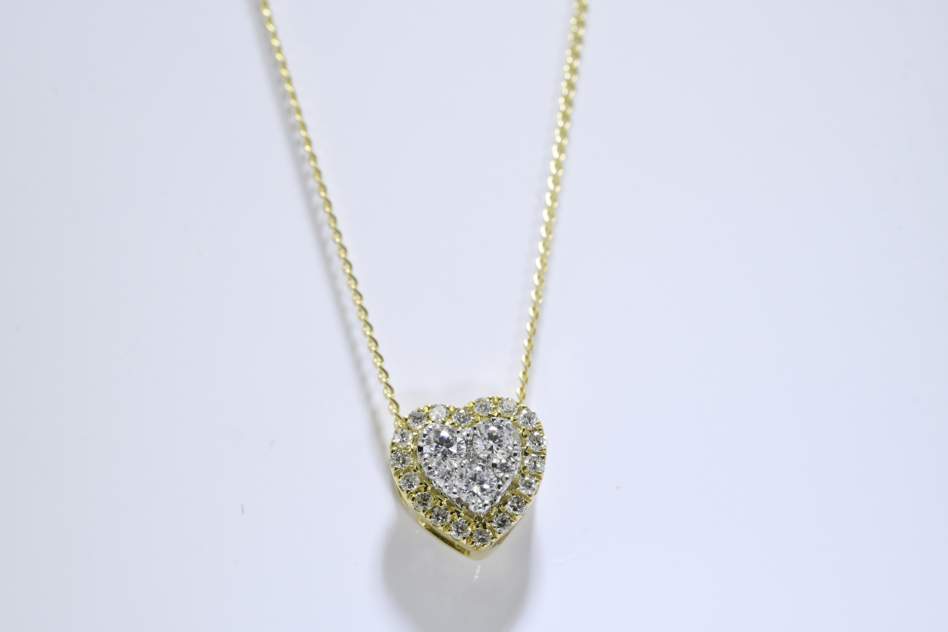 Heart Shaped Diamond Pendant in 18 carat Gold
