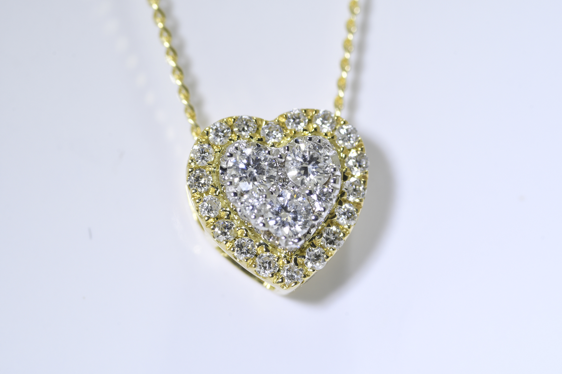 Heart Shaped Diamond Pendant in 18 carat Gold
