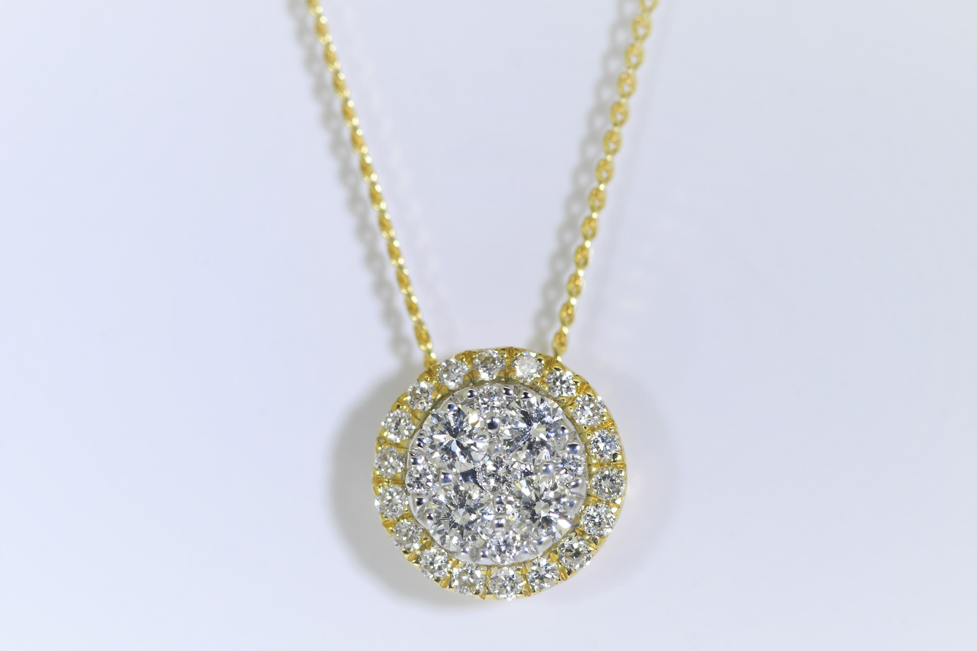 Diamond Pendant in 18 carat Gold